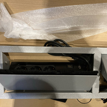 NYSKICK - Powerbox - 6 el, 5 nät, 4 USB, VGA, HDMI, ljud