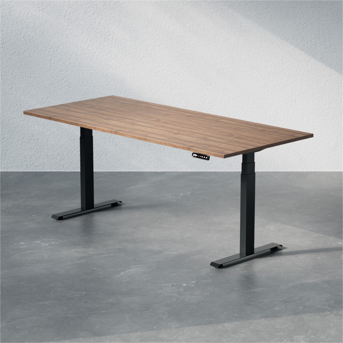 Höj- och sänkbart skrivbord Premium med valnöt bordsskiva och svart stativ, storlek 180x80 cm. Höj- och sänkbart skrivbord Premium med valnöt bordsskiva och svart stativ, storlek 180x80 cm.