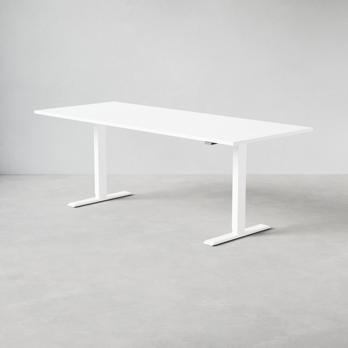 Justerbart skrivbord med vit bordsskiva och vita ben, mått 200x80 cm