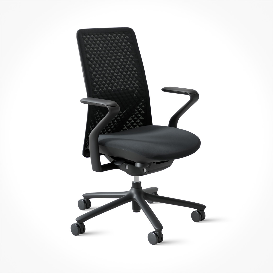 En svart, ergonomisk kontorsstol med ryggstöd i mesh, armstöd och ett femstjärnigt fotkryss på hjul. En svart, ergonomisk kontorsstol med ryggstöd i mesh, armstöd och ett femstjärnigt fotkryss på hjul.