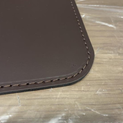 FABRIKATIONSFEL - Musmatta i läder