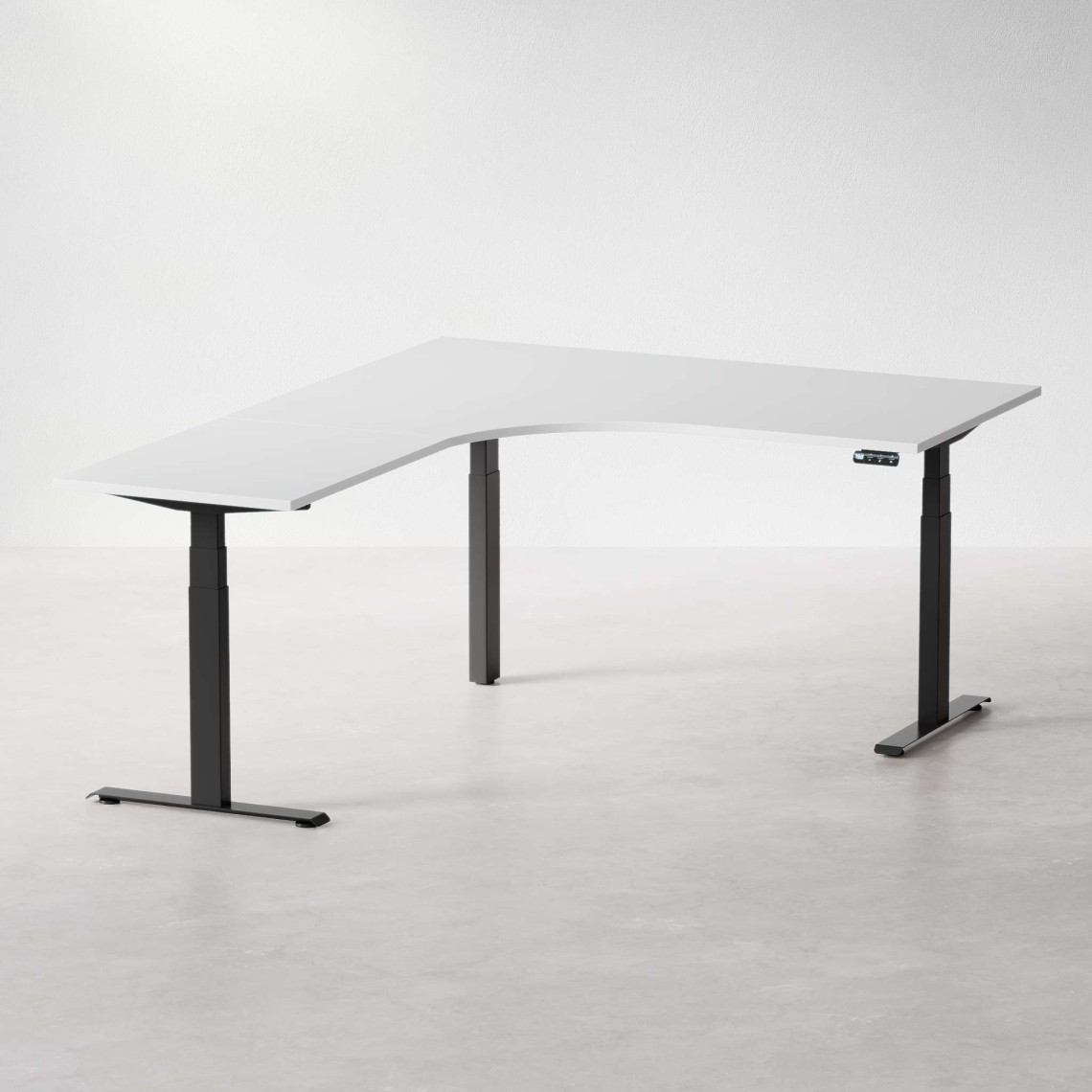 Höj- och sänkbart hörnskrivbord av högsta kvalitet | DPJ Workspace