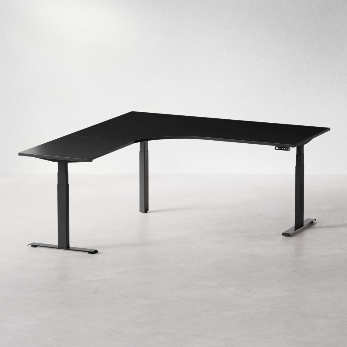 Höj- och sänkbart hörnskrivbord av högsta kvalitet | DPJ Workspace