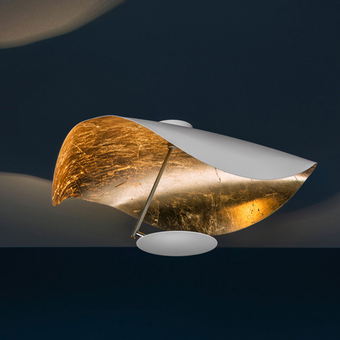 Lederam Manta CWS1 Vit/Guld med borstad stav Lederam Manta CWS1 Vit/Guld med borstad stav