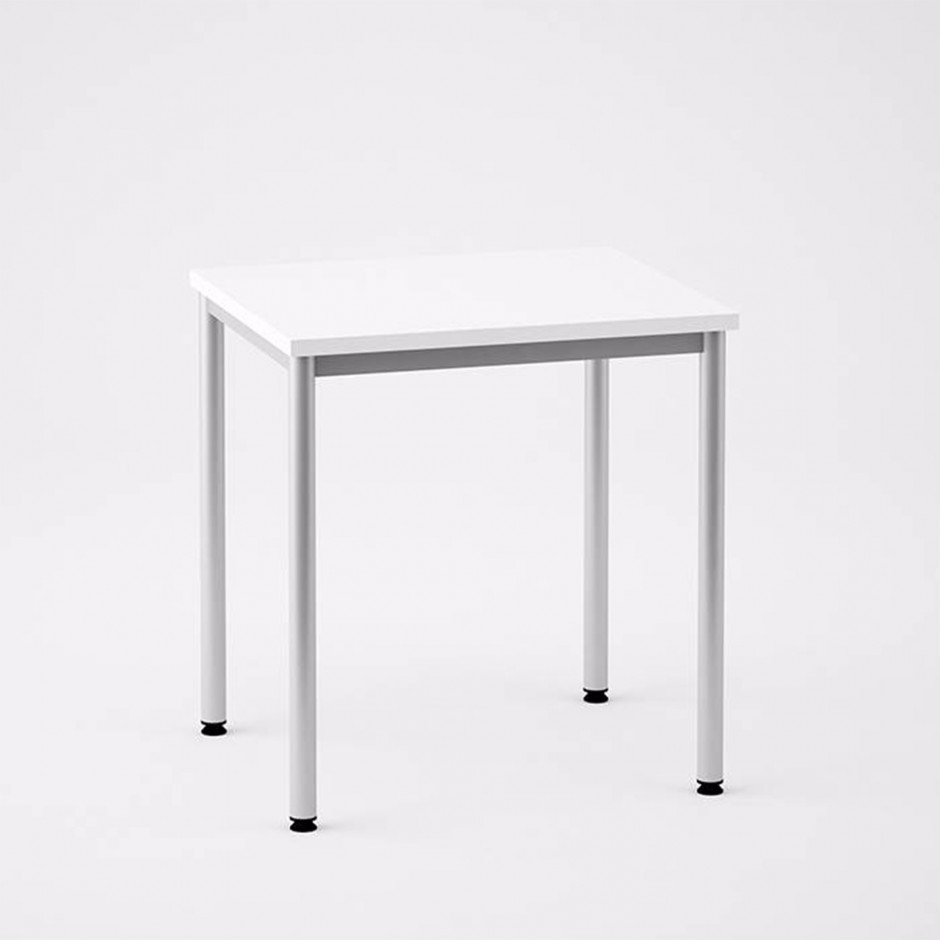 Skrivbord med 4 ben, 800x600mm Skrivbord med 4 ben, 800x600mm