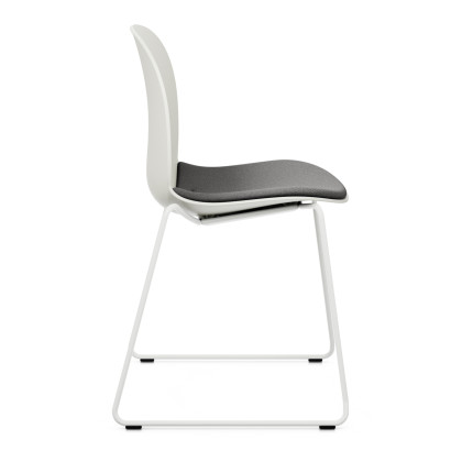 Stol Noor 6060S på medar med klädd sits
