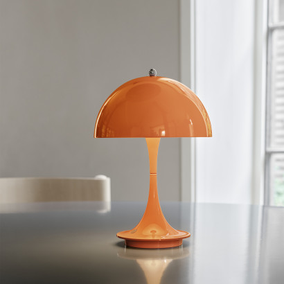 Bordslampa Panthella Portable