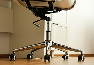 Fixa en sjunkande kontorsstol – Varför sjunker min stol långsamt under dagen?